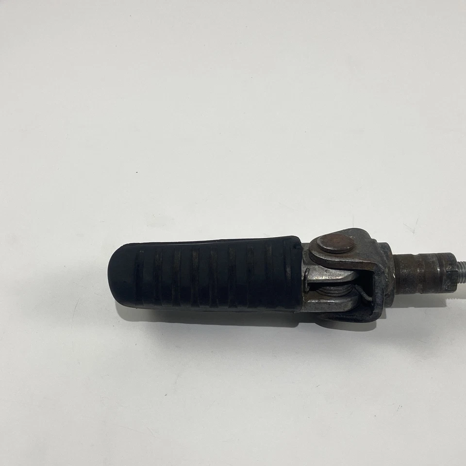♻️ Kawasaki ZX-9R ZX9R E1 E2 2000 - 2002 Front Left Footrest Foot Peg ♻️ - Image 3 of 4