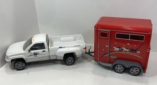 Breyer Show Horses Pick Up Truck & 2 Stall Horse Trailer Large Toy Set 2002