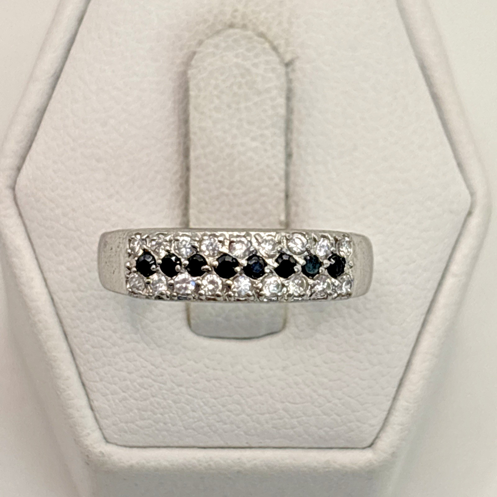 STUNNING .925 Vintage Sterling Silver Estate Ring Size 7 Black stone