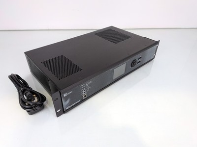 Crestron Home Processor Pro3 mit Rackhalterungen und C3COM-3 Karte