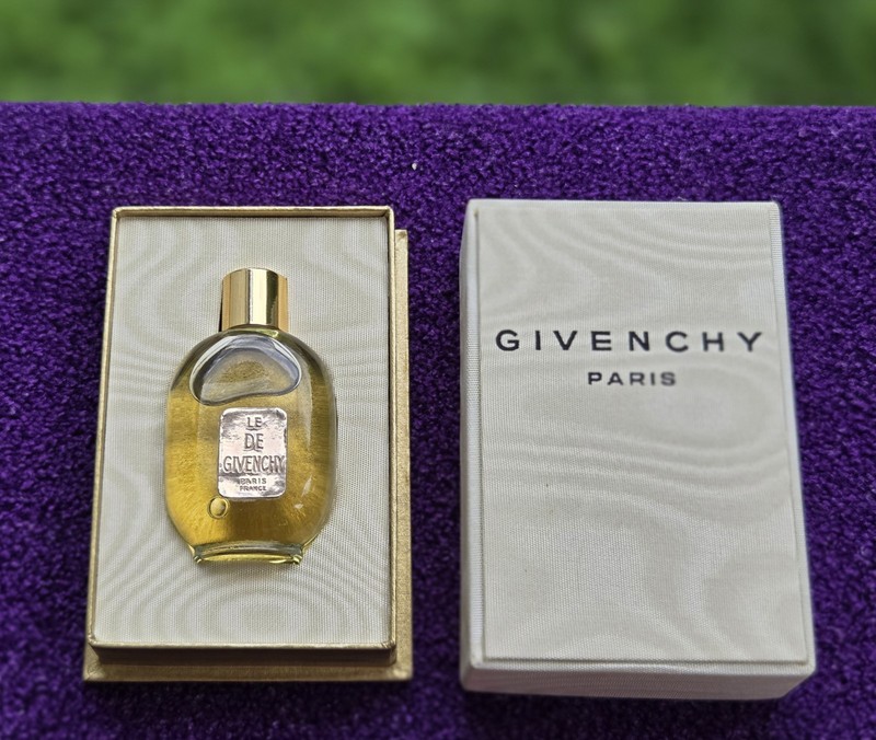 L@@K RARE VINTAGE New Givenchy Perfume - 1/4 Fl oz, Ref. S/11, Never Opened 