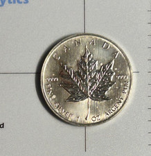 1992 Canada $5 Maple Leaf 1 Ounce .999 Pure Silver Five Dollar Coin Better Date