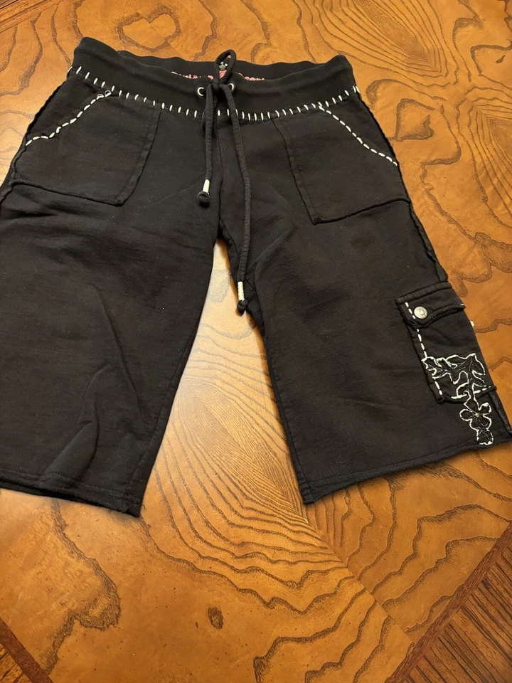 Twisted сердце длинный хлопок вышитый с карманами шорты P или XS - Изображение 2 из 4