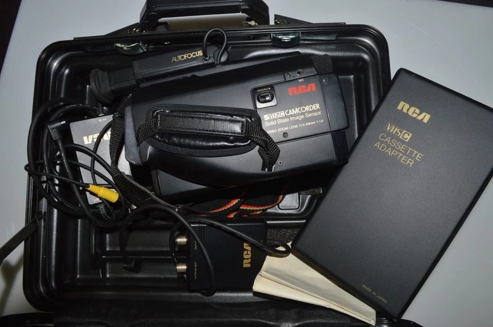 TA RCA VHS-C Camcorder Solid State Image- CC175- Hard Shell Case (QJH47) - Image 2 of 4