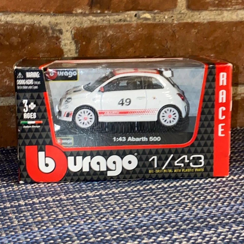 Abarth 500 Burago 1/43 — 第 2/4 张图片