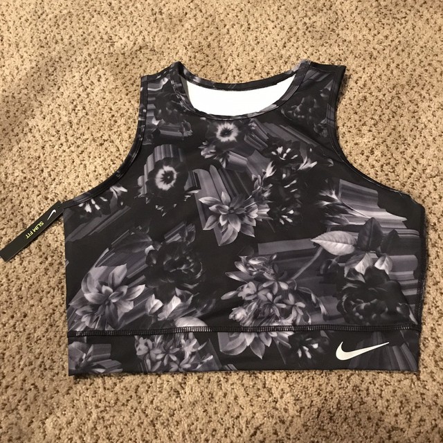 nike epic tank