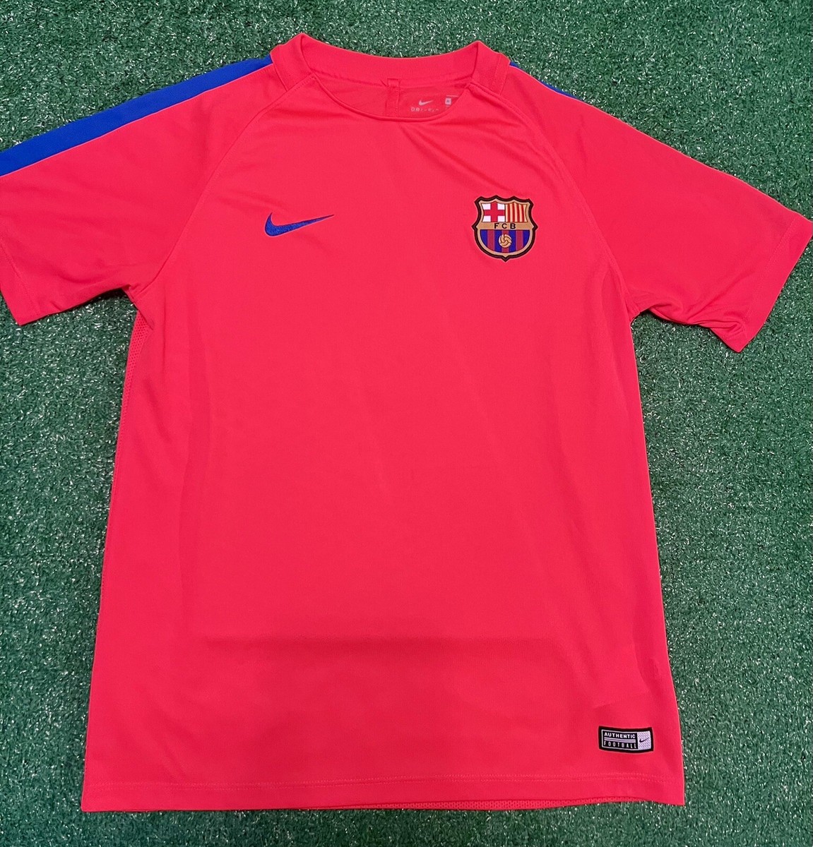 Barcelona FC Training Shirt Youth Size 13-15 Soccer Shirt Soccer