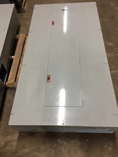 GE 600 AMP 480 VOLT 3 PHASE 4 WIRE 36 CIRCUIT MAIN LUG PANEL..P-1021