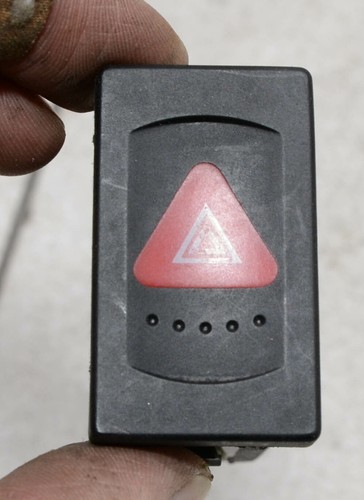 VW Passat 3B Limo Bj 1999 Schalter Warnblinker 3B0953235b #59787-B405