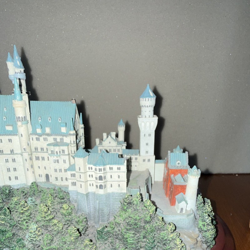 Lenox Neuschwanstein Great Castles of the World Buildings Figurine, 1994