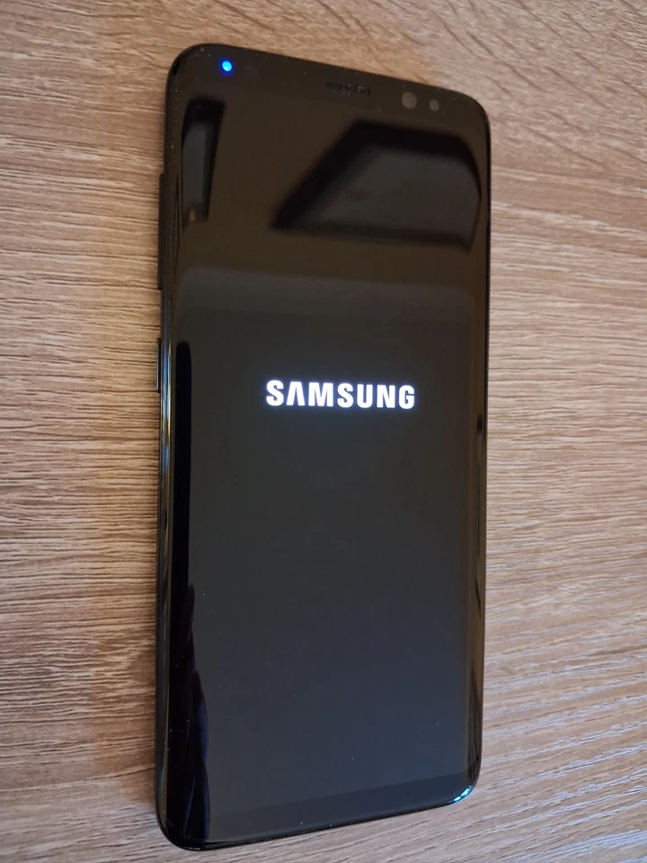 Samsung Galaxy S8 SM-G950F smartphone - 64GB - Midnight Black (Unlocked) - Image 3 of 4