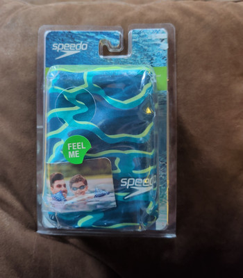 Speedo Kids Fabric Armband Floaties- Green/Blue print. Ages 2-12. New S7
