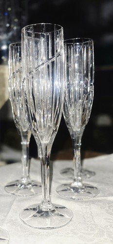 set of 18 Mikasa, Park Lane  stemware - Picture 6 of 24