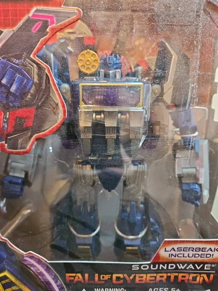TRANSFORMERS GENERATIONS FALL OF CYBERTRON SOUNDWAVE WITH BONUS 2 PACKS - Image 4 of 4