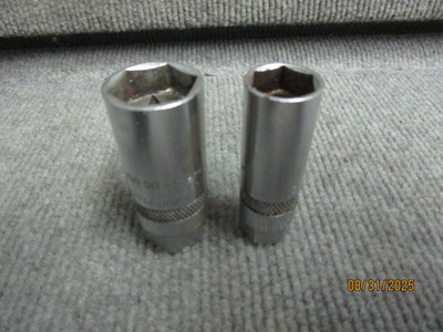 #ad 2 Champion Plug Mate Spark Plug Sockets 3 8 Dr 5 8 amp; 13 16 $16.99