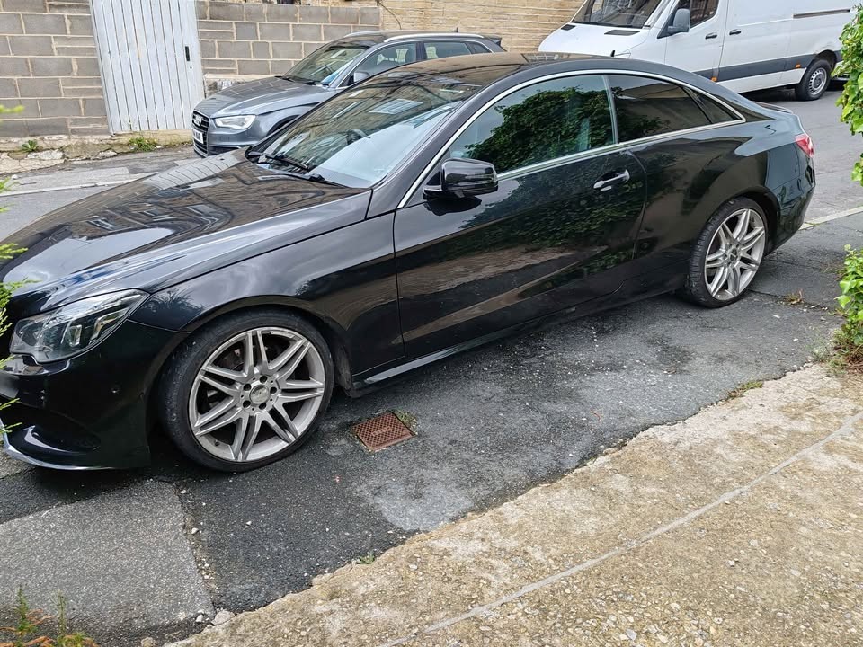 Mercedes-Benz E 220 Amg Line Edition D Auto