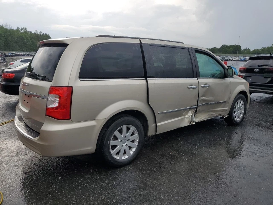 Used Fuel Tank fits: 2015 Chrysler Town & country  Grade A Foto 4 de 4