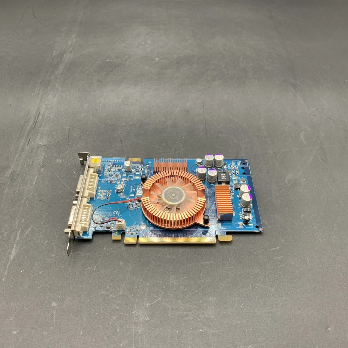 Carte Graphique Sparkle Nvidia GeForce 6600GT 128 Mo GDDR3 (pour Pièces/repair)