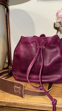 Bolso Go Forth Goods Cuero Abby Bucket Cordón Uva Bisonte