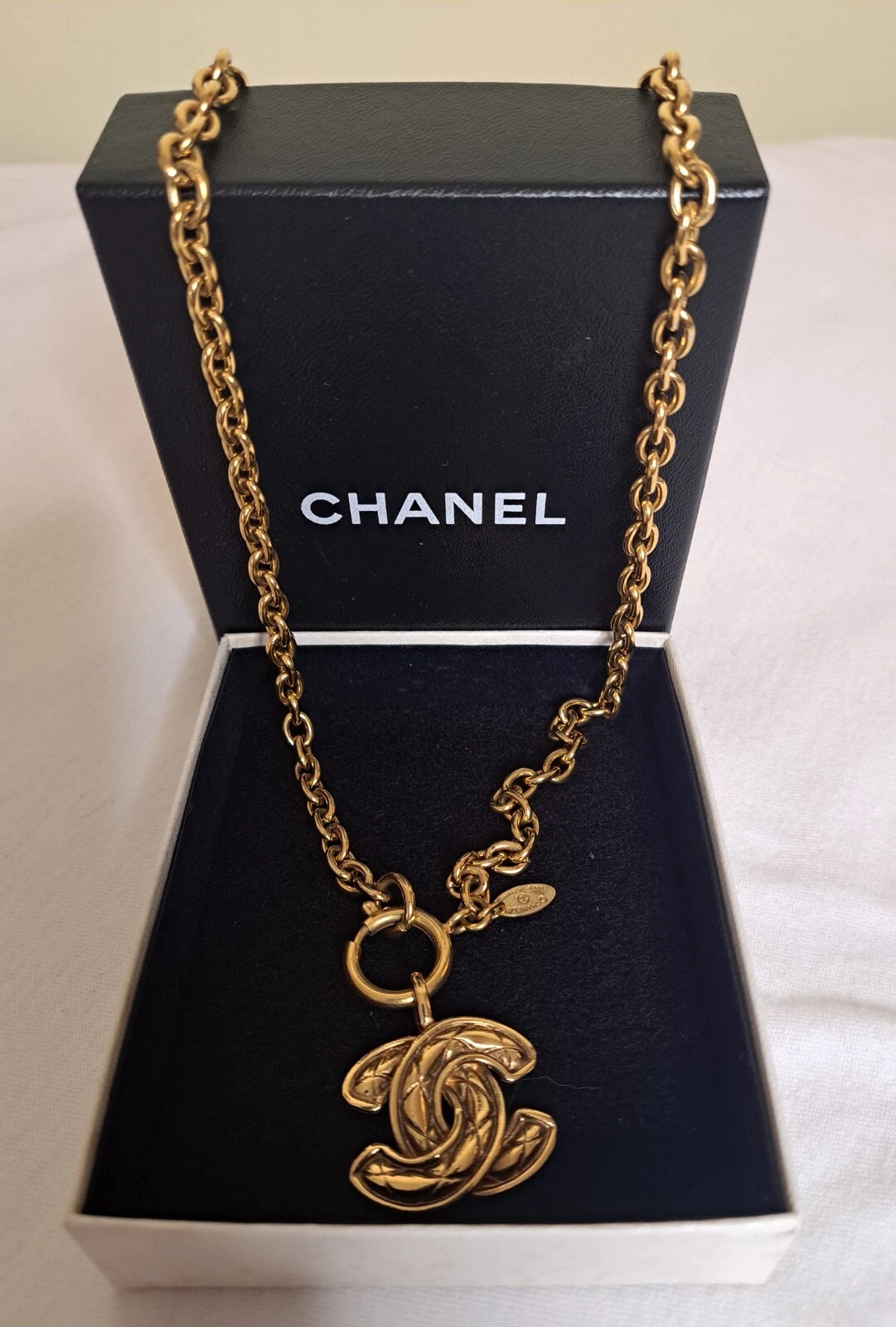 Collana Chanel Matelasse Coco Mark placcata oro 23" vintage buone condizioni