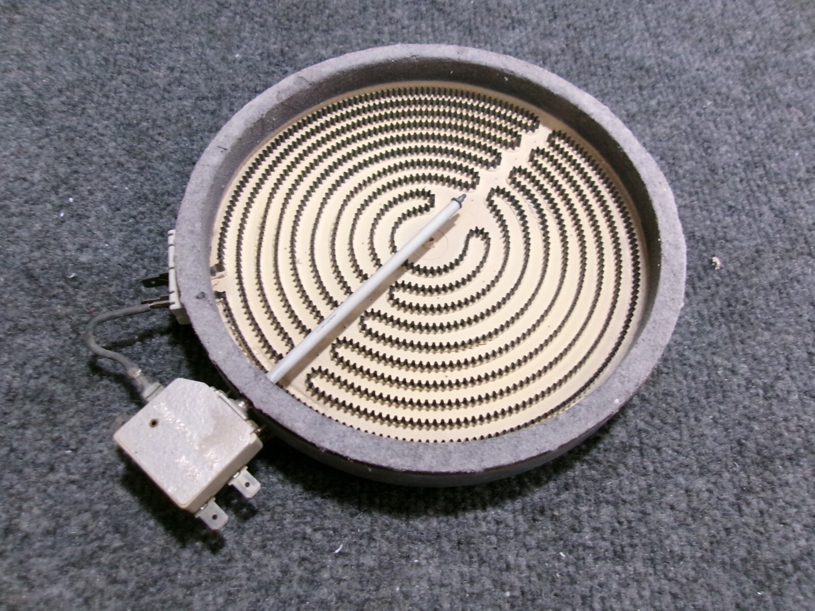 W10823692 Whirlpool Range Dual Radiant Surface Element