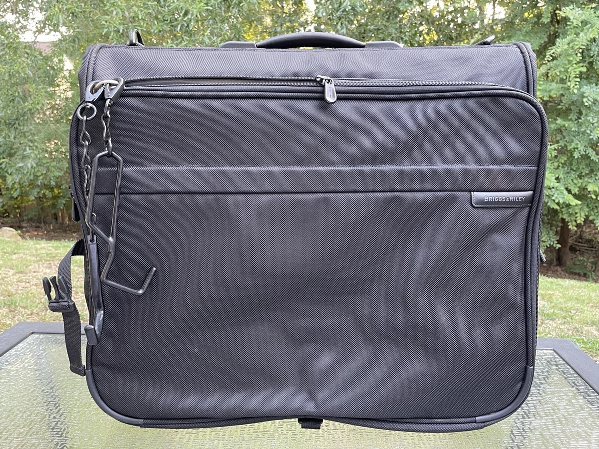 Briggs Riley Deluxe Garment Bag on Sale head.hesge.ch