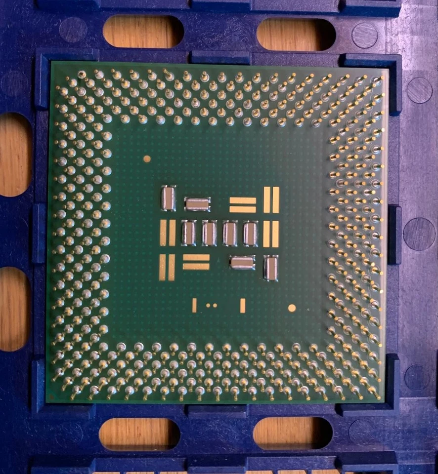 GENUINE INTEL PENTIUM III PROCESSOR 700/256/100/1.7 NEW OLD STOCK SHIPS FROM USA - Image 2 of 2