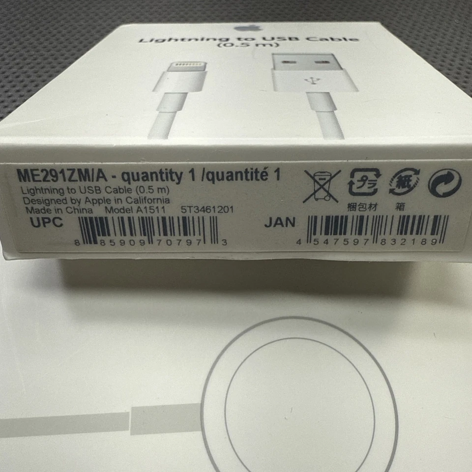 Genuine Apple (ME291ZMA) Lightning to USB 0.5m Cable NEW BOXED White - A1511 - Image 4 of 4
