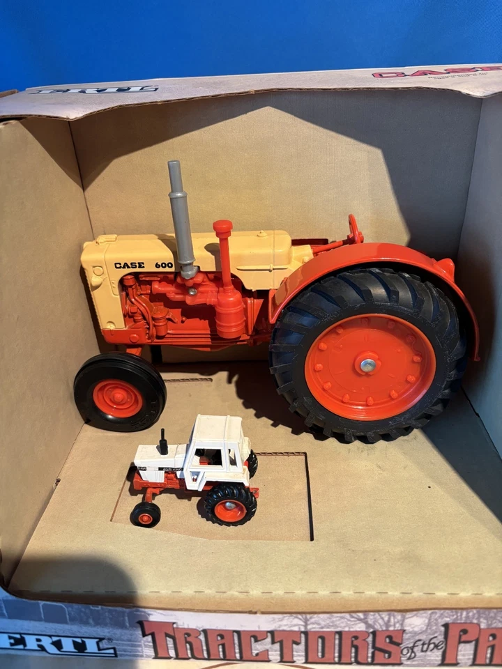 Tractores Ertl del pasado 1987 vintage 1/16, estuche 600 con estuche escala 1/43 añadido Foto 2 de 4