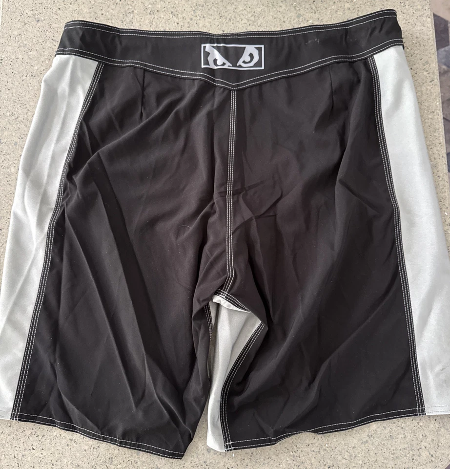 Pantalones Cortos de Lucha Bad Boy Pro Series Para Hombre 40 Negros Nylon Elastizados MMA Japón Foto 2 de 4