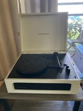 Crosley Voyager Turntable Cream Color Bluetooth Vinyl Albums Gold (CR8017A-GY)