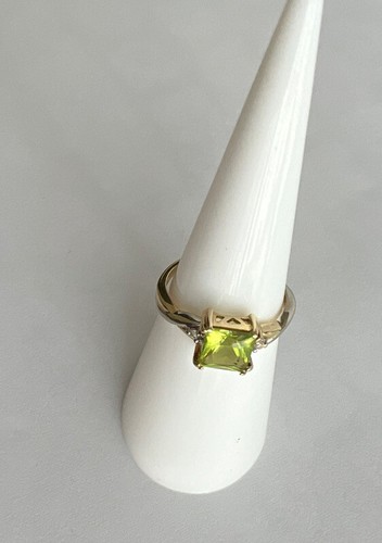 Vtg 10K Yellow & White Two Tone Gold Peridot Ring Size 5.75 Hallmarked AD (RT) - Picture 2 of 10