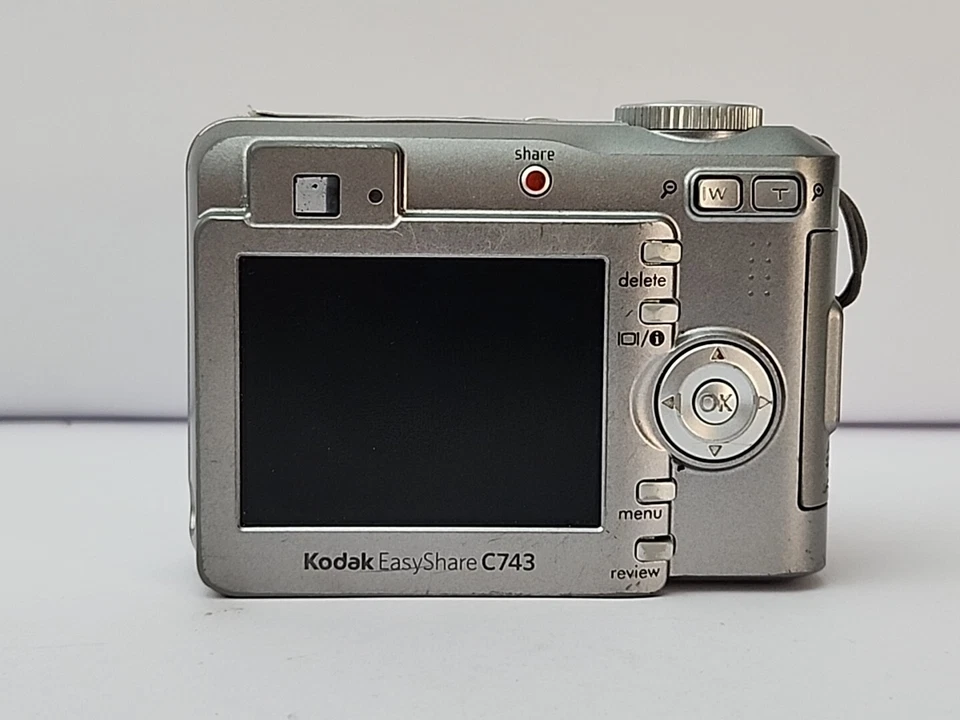 Kodak EasyShare C743 7.1MP Digital Camera - Silver - Image 3 of 4
