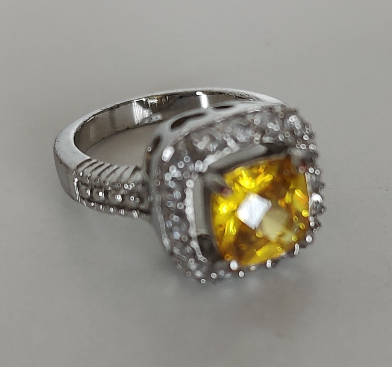 Vintage Yellow Quartz Ring Size 7 Gold Tone Statement Jewelry  