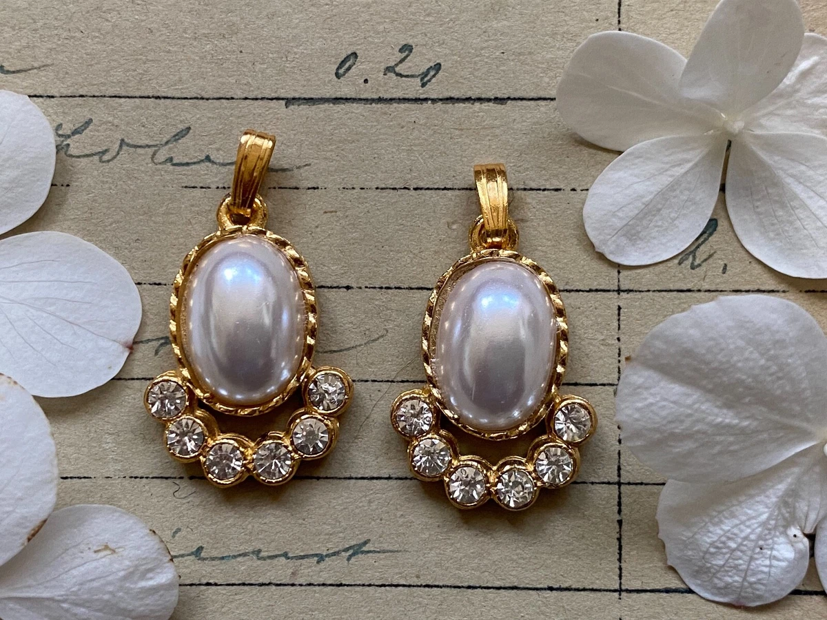 Vintage pearl hotsell charms