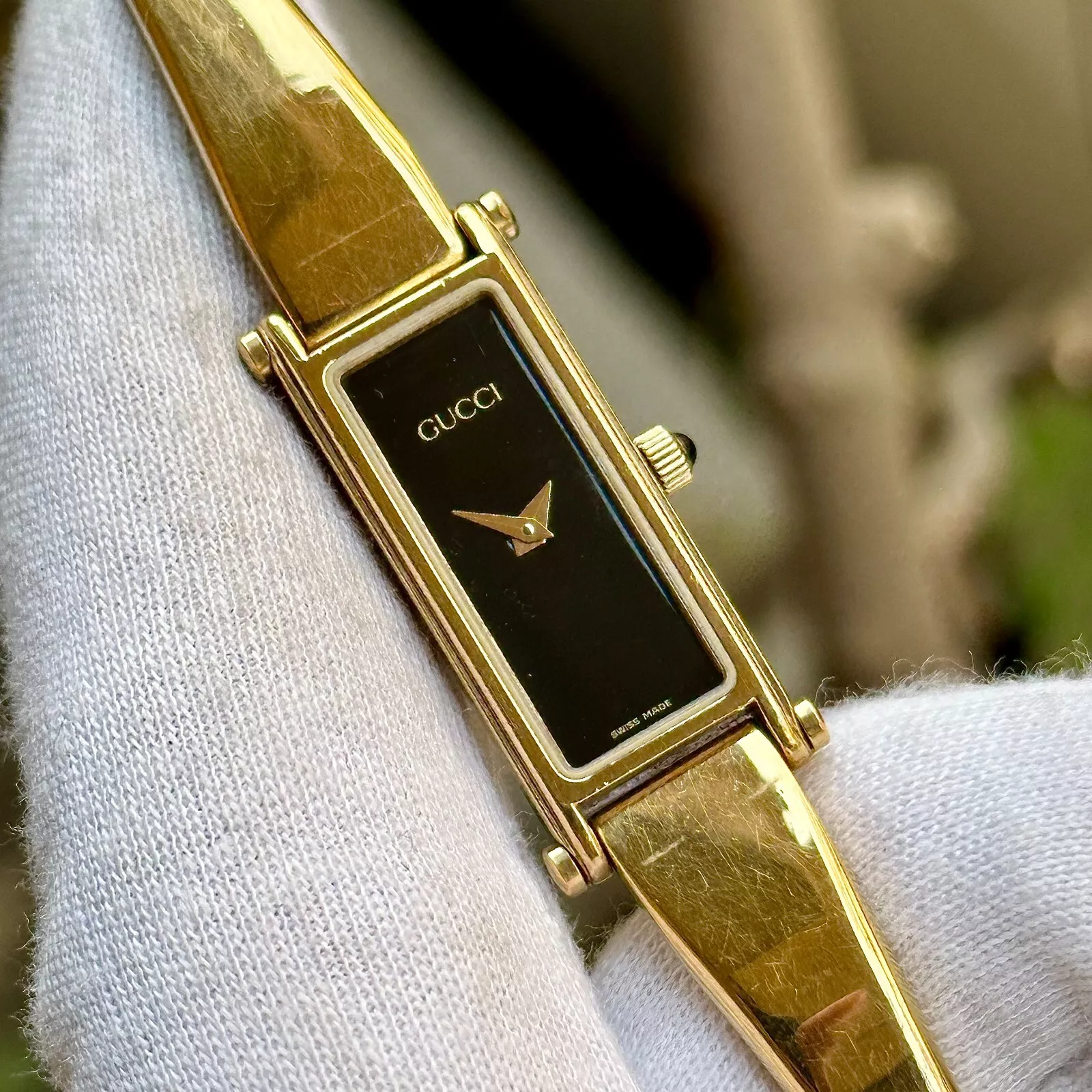 Montre femme Gucci vintage années 90 bracelet quartz plaqué or 1500