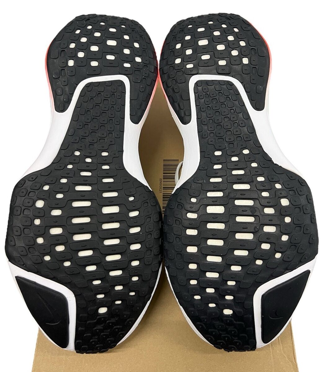 Nike ZoomX Invincible Run 3 Year of the Dragon FZ5056-103 Nike ZoomX Invincible Run 3 Year of the Dragon FZ5056-103