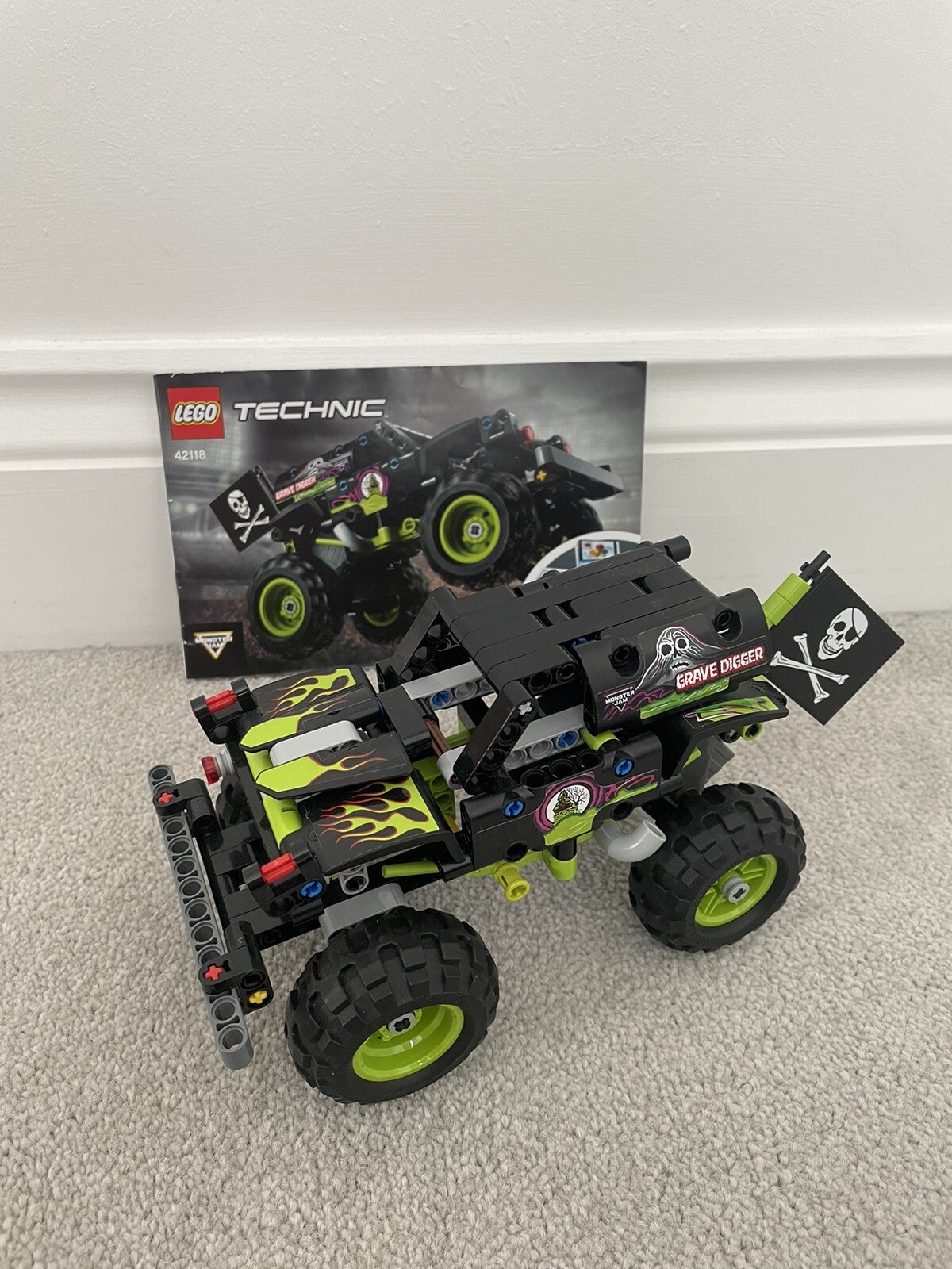 LEGO TECHNIC: Monster Jam®  Grave Digger® (42118)