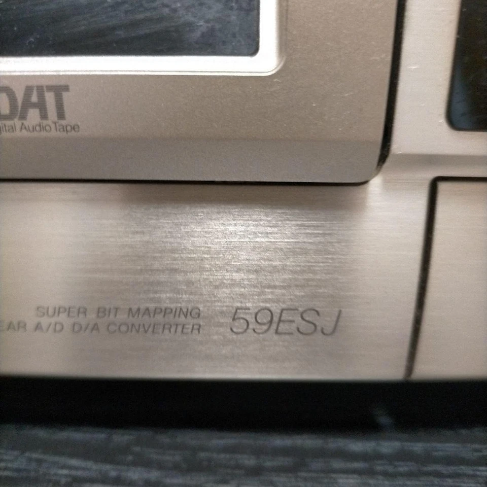 Sony DTC-59ESJ DAT Recorder ES Series Super Bit Mapping Hi-End Studio Deck Japan - Image 4 of 4