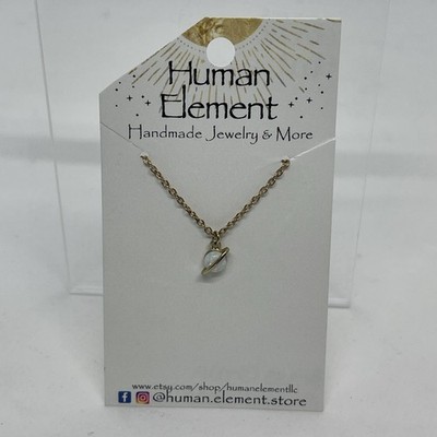 Saturn Planet echter Opal Anhänger Halskette 18K vergoldet Charm Messing Kette