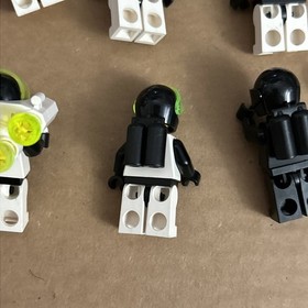 Lego 6704 Space Minifigure Pack Complete Set Vintage Supplemental