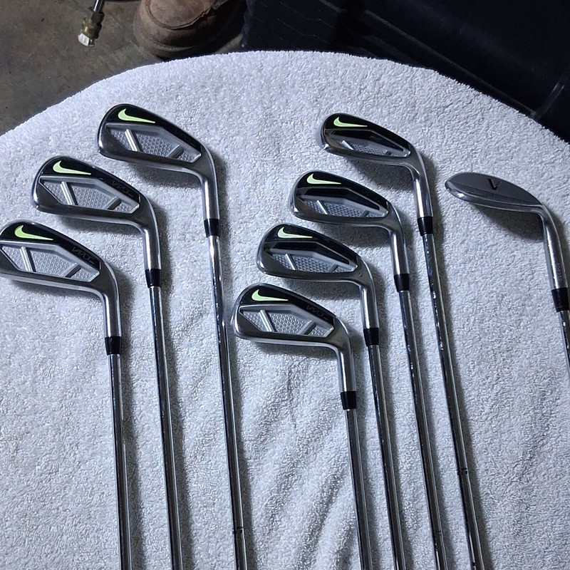Nike VAPOR Speed Men’s RH Iron Set 4-AW Steel Shafts Blade Silver/Black