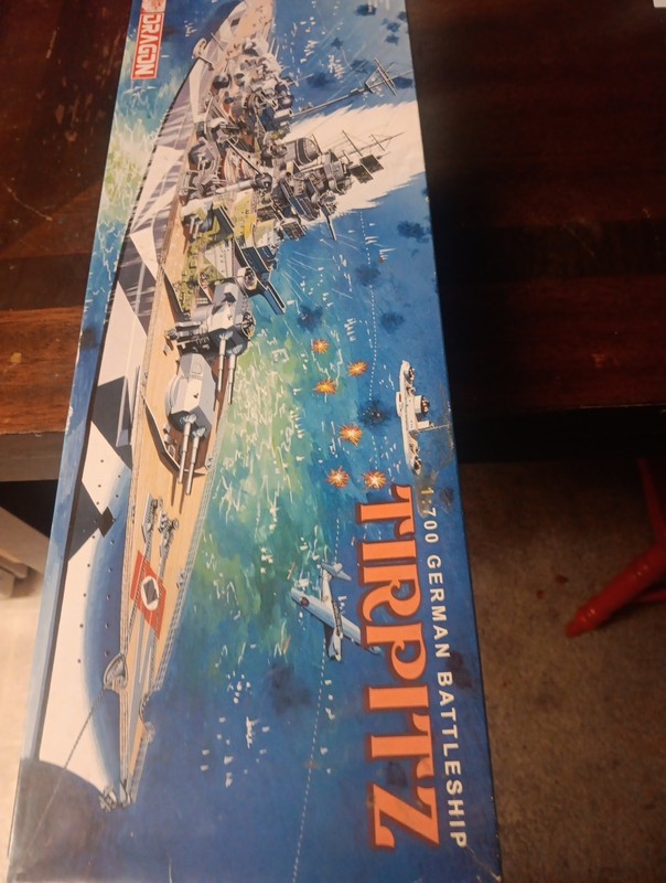 Dragon 1700 German Battleship Tirpitz