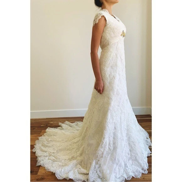 Vestido de novia BHLDN Diseñador de Alta Costura Línea A Encaje Guipur Botón Tren 0/2 Foto 2 de 4