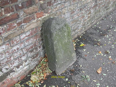 Foto 6x4 alte Grenzmarkierung an der A35 in Poole Parish Grenzmarkierung um 2006
