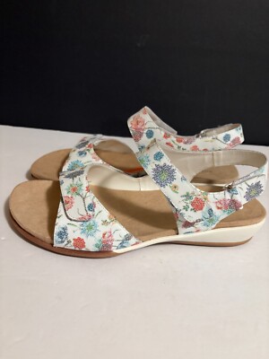 Easy Spirit Hartwell White/Floral Women's Sandal Adjustable Size 10WW. NWOB