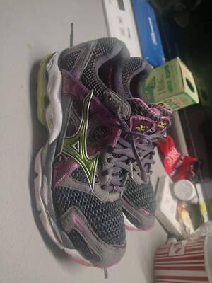 Mizuno Wave Enigma Womens Size Gray Black White Running