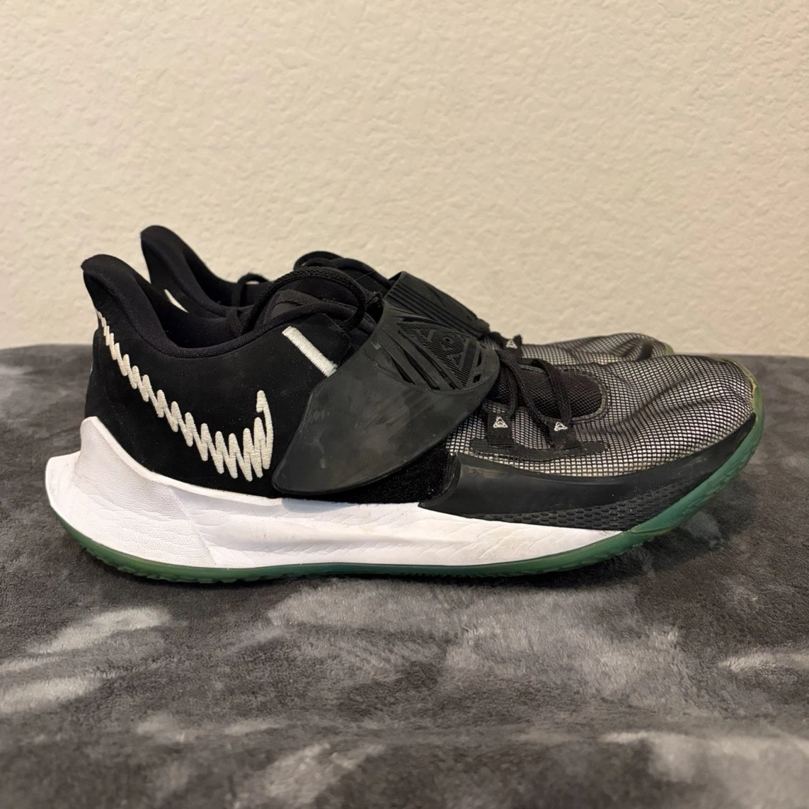 Nike Kyrie Low Sneakers for Men for Sale | Authenticity Guaranteed