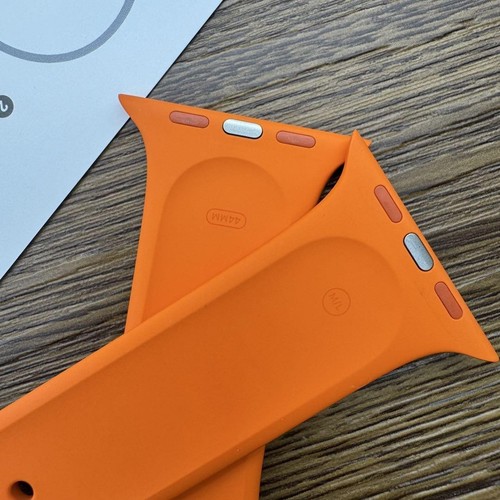 Hermès Orange Silicone Apple Watch Sport Band Fits 42mm 44mm 45mm 46mm 49mm - 第 4/6 張圖片