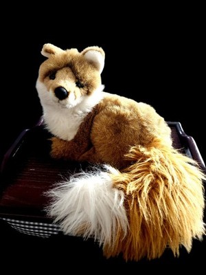 FIESTA RED FOX Vintage 2020 13'' Tail Not Incl In Measuring. Mint Condition